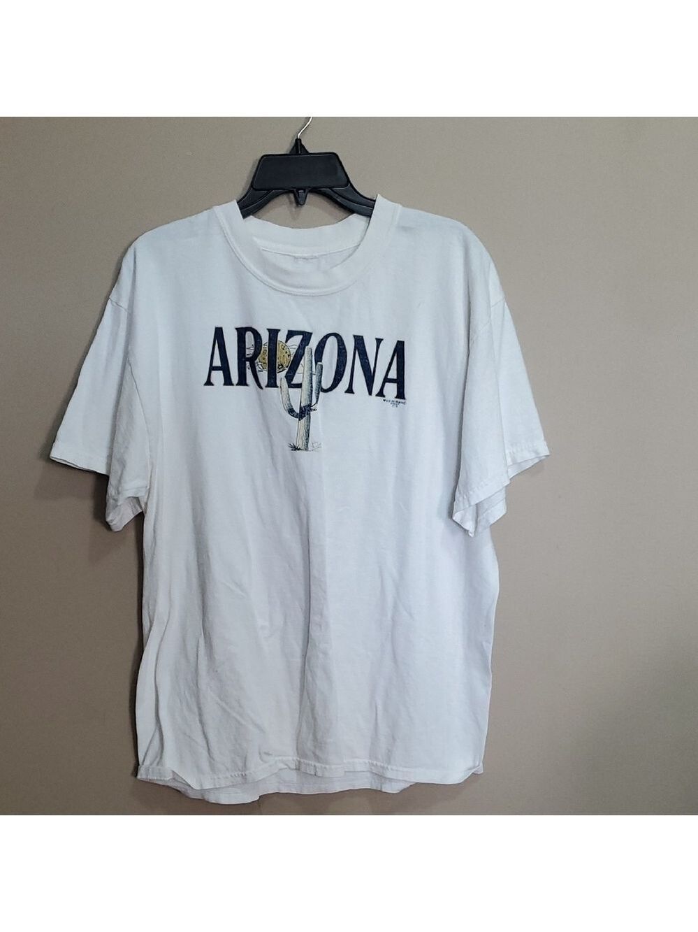Arizona Jean Company White Tee with Graphic Size Xl